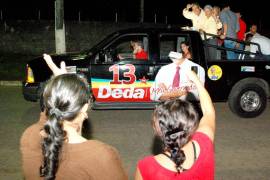 Valadares participa de carreata em Salgado e visita Dulio