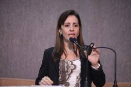 Emlia destaca a importncia de democratizar a participao da mulher na poltica partidria