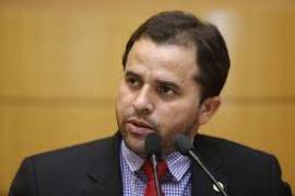 Deputado Jairo Santana alerta contra devastao da Caatinga