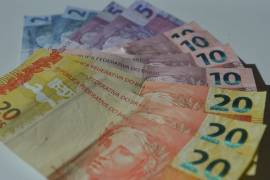 Governo eleva salrio mnimo para R$ 1.045