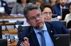Alessandro apresenta emendas  reforma da Previdncia ao relator da PEC