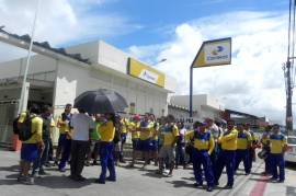 Correios: Funcionrios aderem  greve nacional