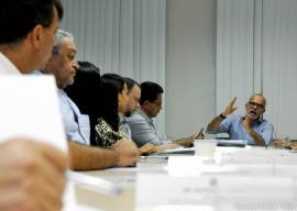  Edvaldo discute Plano de Saneamento de Aracaju com professores da UFS