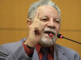 Gualberto pede posio do PT sobre sobre participao do partido no bloco governista