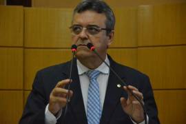 Deputado cobra mais investimentos para turismo de Sergipe