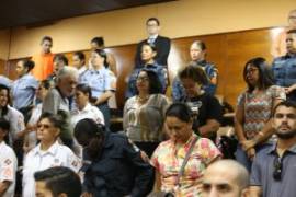Policiais e familiares participam de sesso plenria em homenagem a Eliana Costa