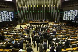 Cmara aprova MP que cria o programa Mdicos pelo Brasil