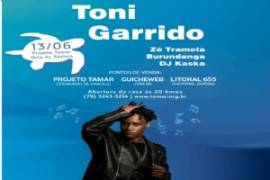 Toni Garrido comemora 15 anos de Tamar Aracaju