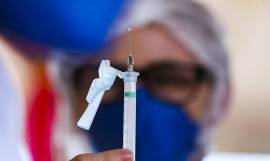 Covid-19: cinco capitais suspendem vacinao total ou parcialmente